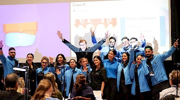 Dr Newton Fahl Jr mit dem Team von Smile Dental Academy - DENTAESTHIQUE 2025 - Tokuyama Dental