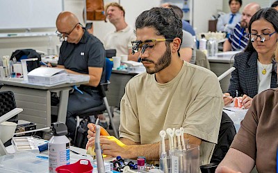 Hands-on-Kursteilnehmer während des Tokuyama Master Course 2026