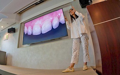 Präsentation einer Teilnehmerin des Tokuyama Master Course 2026